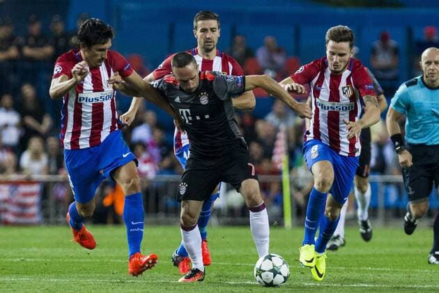 Atletico de Madrid s Stefan Savic Saul Iniguez Bayern Munich s Franck Ribery during the match of Group stage of Champions League Atletico de Madrid and Bayern Munich at Vicente Calderon Stadium in Madrid. September 28, 2016.  (20160928040)