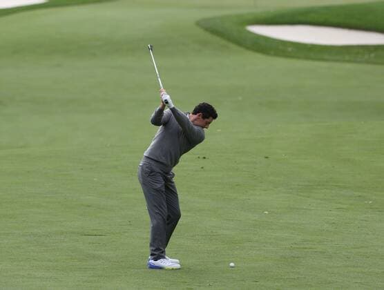 Sep 28, 2016: Chaska, MN, USA; Rory McIlroy hits a shot on the 13th hole during practice for the 2016 Ryder Cup at Hazeltine National Golf Club. (Photo by Brian Spurlock Icon Sportswire) GOLF: SEP 28 PGA Golf Herren - Ryder Cup - Practice Round Icon1609288121 EDITORIAL USE ONLY