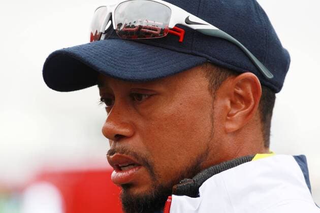 Sep 28, 2016: Chaska, MN, USA; USA team vice captain Tiger Woods watches players practice for the 2016 Ryder Cup at Hazeltine National Golf Club. (Photo by Brian Spurlock Icon Sportswire) GOLF: SEP 28 PGA Golf Herren - Ryder Cup - Practice Round Icon1609288130 EDITORIAL USE ONLY