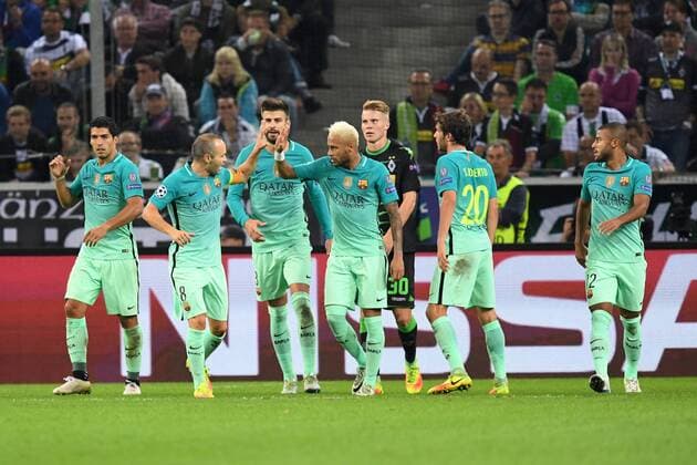 Fussball, UEFA Champions League, Saison 2016 2017, Spieltag 2, Borussia Mönchengladbach vs FC Barcelona Barca 28.09.2016, Stadion am Borussia Park, Mönchengladbach,Luis Suarez, Gerard Pique, Andres Iniesta, Neymar, alle FC Barcelona, Tor jubel