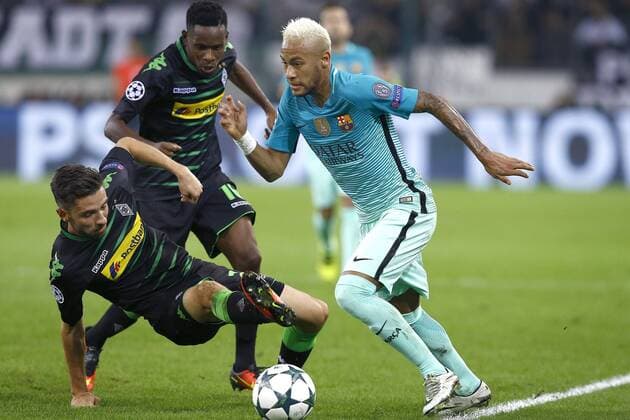 (l-r) Julian Korb of Borussia Monchengladbach, Ibrahim Traore of Borussia Monchengladbach, Neymar da Silva Santos Junior of FC Barcelona Barca during the UEFA Champions League group C match between Borussia Monchengladbach and FC Barcelona on September 28, 2016 at the Borussia Park stadium in Monchengladbach, Germany Borussia Monchengladbach v FC Barcelona UEFA Champions League 2016 2017 xVIxxIVx 6310809