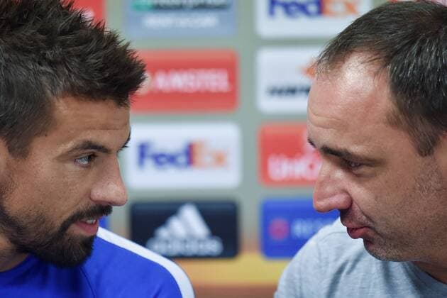 Coach of Slovan Liberec Jindrich Trpisovsky and player Milan Baros speak during the press conference PK Pressekonferenz prior to European Football League second round group J match: Slovan Liberec vs PAOK Thessaloniki in Liberec, Czech Republic, September 28, 2016. (CTKxPhoto RadekxPetrasek) CTKPhotoP201609280723501  PER 2