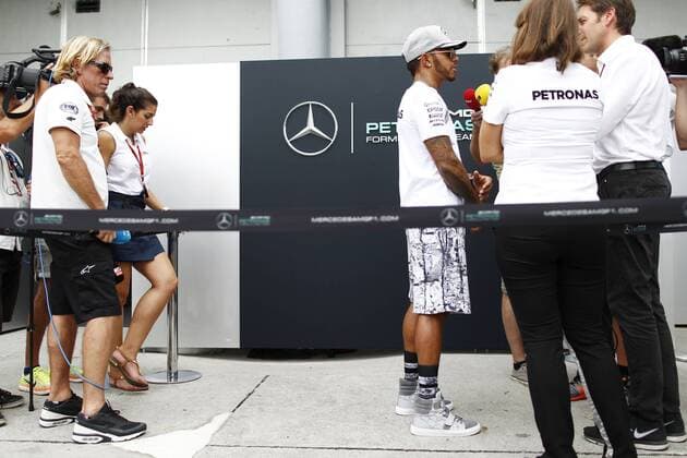 44 Lewis Hamilton (GBR, Mercedes AMG Petronas F1 Team), Motorsports: FIA Formula One World Championship WM Weltmeisterschaft 2016, Grand Prix of Malaysia, xHOCHxZWEIx