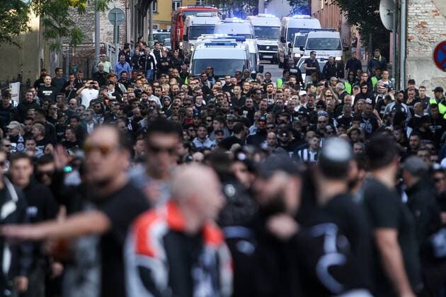 Fußball, EL, Slovan Liberec - PAOK Saloniki, Fanmarsch der PAOK-Fans The PAOK FC fans on their way through the city to the stadium prior to European Football League second round, group J match FC Slovan Liberec vs PAOK FC Thessaloniki in Liberec, Czech Republic, September 29, 2016. (CTKxPhoto VitxCerny) CTKPhotoP201609290859401  CEV 5