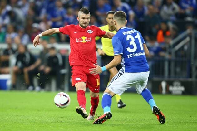 SOCCER - UEFA EL, Schalke vs RBS GELSENKIRCHEN,GERMANY,29.SEP.16 - SOCCER - UEFA Europa League, group stage, FC Schalke 04 vs Red Bull Salzburg. Image shows Valon Berisha (RBS) and Matija Nastasic (Schalke). GEPAxpictures xFelixxRoittner