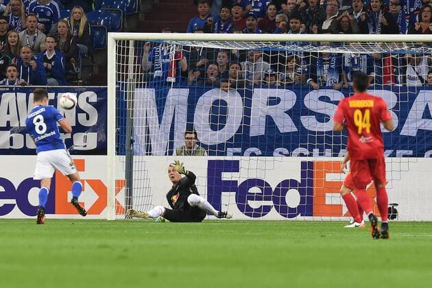 Fußball Europa League Gruppenphase 2. Spieltag Schalke 04 - Red Bull Salzburg am 29.09.2016 in der Veltins Arena in Gelsenkirchen Tor zum 1:0 durch Leon Goretzka ( Schalke ) xRx