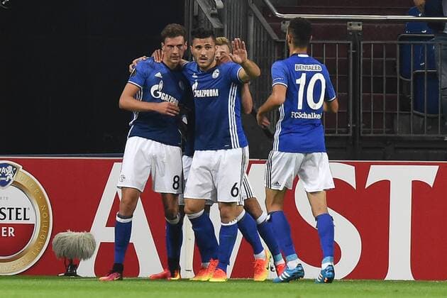 Fußball Europa League Gruppenphase 2. Spieltag Schalke 04 - Red Bull Salzburg am 29.09.2016 in der Veltins Arena in Gelsenkirchen Torjubel zum 1:0 durch Leon Goretzka ( Schalke ) xRx