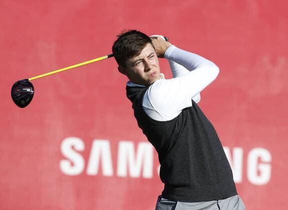 September 29, 2016: Chaska, MN, USA; Matthew Fitzpatrick tees off on the first hole during practice for the 2016 Ryder Cup at Hazeltine National Golf Club in Chaska, MN. (Photo by Brian Spurlock Icon Sportswire) GOLF: SEP 29 PGA Golf Herren - Ryder Cup - 3rd Day Practice Round Icon16092939 EDITORIAL USE ONLY