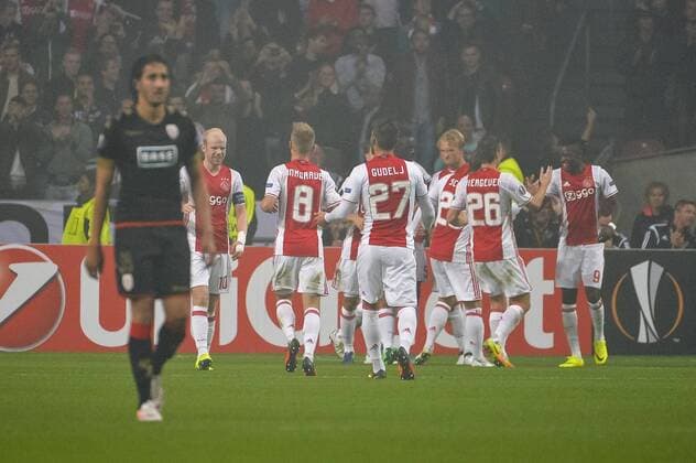 Ajax s players celebrate after scoring during a game of the second day of the group stage of the Europa League competition between Dutch soccer team Ajax Amsterdam and Belgian club Standard de Liege, in Amsterdam, The Netherlands, Thursday 29 September 2016. NICOLASxLAMBERT  x04943725x