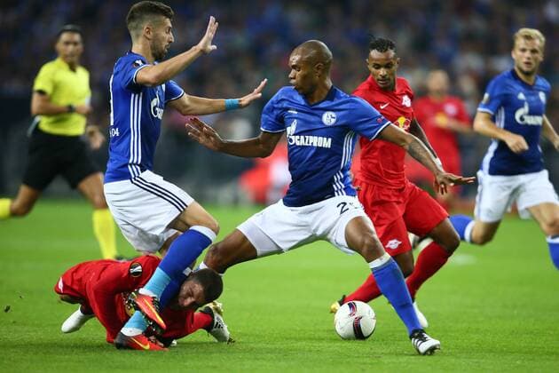 SOCCER - UEFA EL, Schalke vs RBS GELSENKIRCHEN,GERMANY,29.SEP.16 - SOCCER - UEFA Europa League, group stage, FC Schalke 04 vs Red Bull Salzburg. Image shows Matija Nastasic (Schalke), Jonatan Soriano (RBS), Naldo (Schalke) and Valentino Lazaro (RBS). GEPAxpictures xFelixxRoittner
