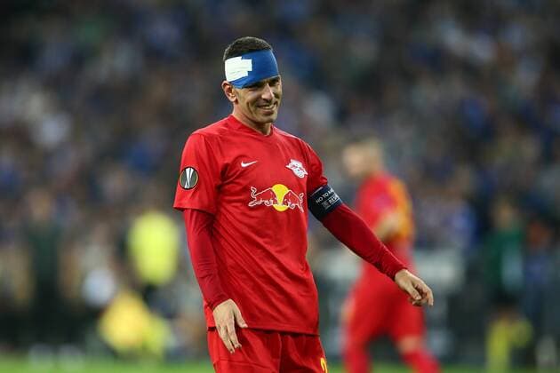 SOCCER - UEFA EL, Schalke vs RBS GELSENKIRCHEN,GERMANY,29.SEP.16 - SOCCER - UEFA Europa League, group stage, FC Schalke 04 vs Red Bull Salzburg. Image shows Jonatan Soriano (RBS). GEPAxpictures xFelixxRoittner
