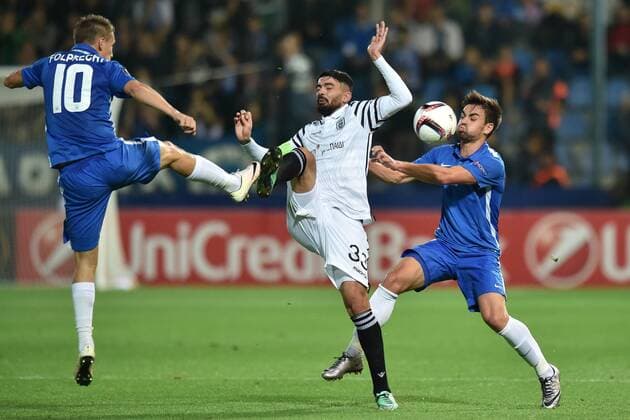 David Hovorka (right) and Zdenek Folprecht (left) of Liberec and Stefanos Athanasiadis of PAOK in action during the European Football League second round, group J match FC Slovan Liberec vs PAOK FC Thessaloniki in Liberec, Czech Republic, September 29, 2016. (CTKxPhoto RadekxPetrasek) CTKPhotoP201609290973801  PER 2