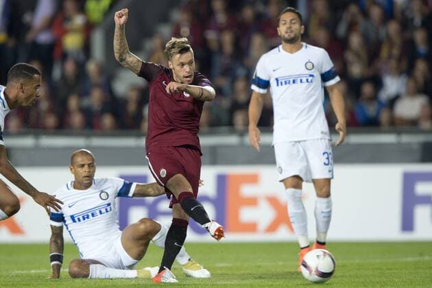 Vaclav Kadlec of Sparta shoots a goal and Danilo D Ambrosio (right) of Milan during the European Football League second round group K match, Sparta Praha vs Inter Milan in Prague, Czech Republic, September 29, 2016. (CTKxPhoto MichalxKamaryt) CTKPhotoP201609290949101  kmt 1