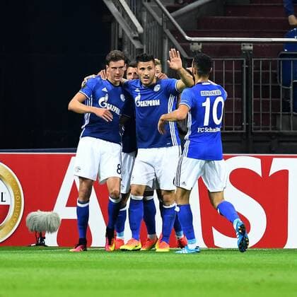 Fussball, UEFA Europa League, Saison 2016 2017, Spieltag 2, FC Schalke 04 vs Red Bull Salzburg, 29.09.2016, SchalkeArena, Gelsenkirchen , Leon Goretzka, Sead Kolasinac, Nabil Bentaleb, Tor jubel