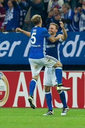 Gelsenkirchen, Germany 29.09.2016, UEFA Europa League - 2016 17 Season, Gruppenphase, 2. Spieltag - Matchday 2, FC Schalke 04 - FC Salzburg, Johannes Geis (S04) und Benedikt Hoewedes (S04) jubeln nach dem treffer zum 2:0 ( DeFodi001