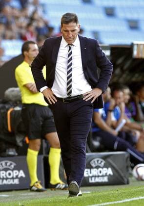 Celta de Vigo s coach, Eduardo Berizzo, reacts during the UEFA Europa League group G match between Celta de Vigo and Panathinaikos held at the Balaidos Stadium in Vigo, Spain, on 29 September 2016. CELTA - PANATHINAIKOS !ACHTUNG: NUR REDAKTIONELLE NUTZUNG!  20160929-636107771427103633
