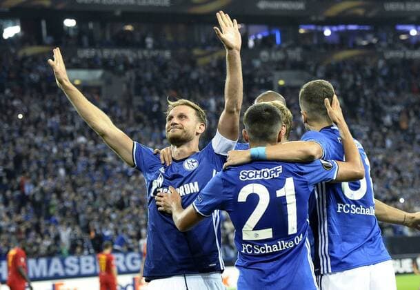 Veltins Arena Gelsenkirchen, 29.2.2016, UEFA Europa League, 2016 17, Gruppenphase, 2. Spieltag, Schalke 04 (S04) vs RB Salzburg --- Benedikt Höwedes (Hoewedes, S04) jubelt