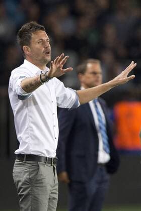 From left: coach of Sparta David Holoubek and coach of Milan Frank de Boer during the European Football League second round group K match, Sparta Praha vs Inter Milan in Prague, Czech Republic, September 29, 2016. (CTKxPhoto MichalxKamaryt) CTKPhotoP201609290992001  kmt 10