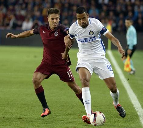 From left: Ales Cermak of Sparta and Sena Miangue of Milan in action during the European Football League second round group K match, Sparta Praha vs Inter Milan in Prague, Czech Republic, September 29, 2016. (CTKxPhoto MichalxKrumphanzl) CTKPhotoP201609291004401  kru 1