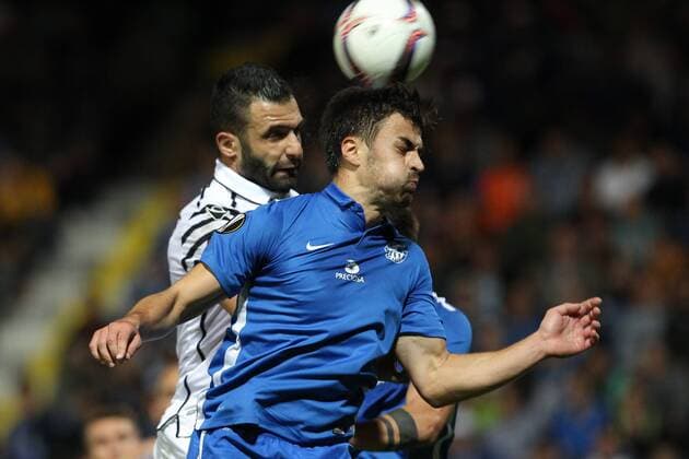 David Hovorka (front) of Liberec in action during the European Football League second round, group J match FC Slovan Liberec vs PAOK FC Thessaloniki in Liberec, Czech Republic, September 29, 2016. (CTKxPhoto VitxCerny) CTKPhotoP201609291062601  CEV 15