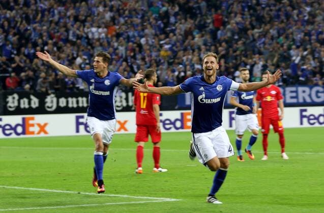 29.09.2016 - Benedikt Höwedes (FC Schalke 04) freut sich über seinen Tor zum 3:0 beim Europa League Gruppenspiel (Saison 2016 17) FC Schalke 04 - FC Salzburg. Â