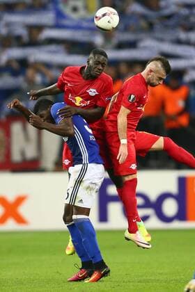 SOCCER - UEFA EL, Schalke vs RBS GELSENKIRCHEN,GERMANY,29.SEP.16 - SOCCER - UEFA Europa League, group stage, FC Schalke 04 vs Red Bull Salzburg. Image shows Breel Embolo (Schalke), Dayot Upamecano and Valon Berisha (RBS). GEPAxpictures xFelixxRoittner