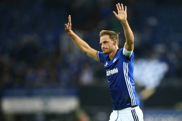 SOCCER - UEFA EL, Schalke vs RBS GELSENKIRCHEN,GERMANY,29.SEP.16 - SOCCER - UEFA Europa League, group stage, FC Schalke 04 vs Red Bull Salzburg. Image shows Benedikt Hoewedes (Schalke). GEPAxpictures xFelixxRoittner