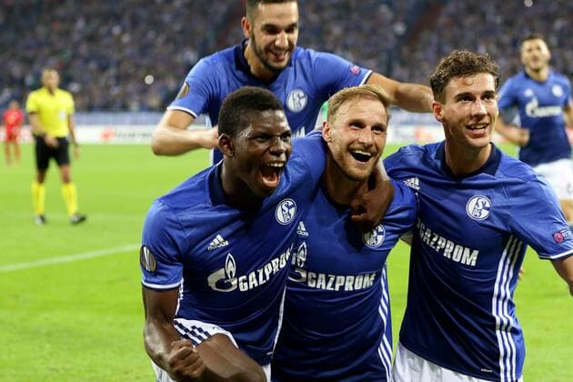 29.09.2016 - Benedikt Höwedes (FC Schalke 04) freut sich mit seinem Team über sein Tor zum 3:0 beim Europa League Gruppenspiel (Saison 2016 17) FC Schalke 04 - FC Salzburg. Â