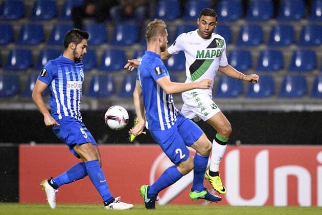 Genk s Sandy Walsh, Genk s Jakub Brabec and Sassuolo s Gregoire Defrel fight for the ball during a training session of Italian soccer club US Sassuolo Calcio in Genk, Wednesday 28 September 2016. Tomorrow Sassuolo is playing the second game in the group stage of the Europa League competition against Belgian team KRC Genk. YORICKxJANSENS  x04943855x