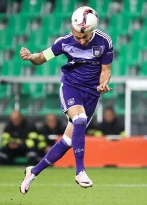 Anderlecht s Sofiane Hanni fights for the ball during a game on the second day of the group stage (group C) of the UEFA Europa League competition between French club AS Saint-Etienne and Belgian soccer team RSC Anderlecht in Saint-Etienne, France, Thursday 29 September 2016. VIRGINIExLEFOUR  x04943892x