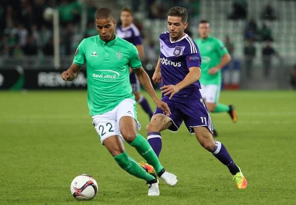 Saint-Etienne s Kevin Monnet-Paquet and Anderlecht s Alexandru Chipciu fight for the ball during a game on the second day of the group stage (group C) of the UEFA Europa League competition between French club AS Saint-Etienne and Belgian soccer team RSC Anderlecht in Saint-Etienne, France, Thursday 29 September 2016. VIRGINIExLEFOUR  x04943897x