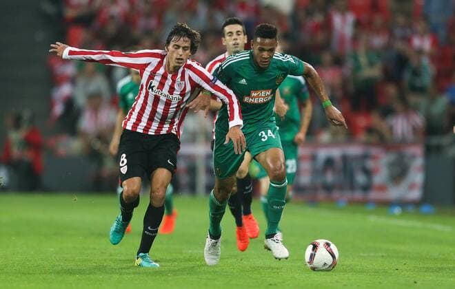 SOCCER - UEFA EL, Bilbao vs Rapid BILBAO,SPAIN,29.SEP.16 - SOCCER - UEFA Europa League, group stage, Athletic Club Bilbao vs SK Rapid Wien. Image shows Ander Iturraspe (Bilbao) and Joelinton Cassio Apolinario de Lira (Rapid). Keywords: Wien Energie. GEPAxpictures xPhilippxBrem