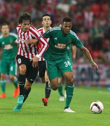 SOCCER - UEFA EL, Bilbao vs Rapid BILBAO,SPAIN,29.SEP.16 - SOCCER - UEFA Europa League, group stage, Athletic Club Bilbao vs SK Rapid Wien. Image shows Ander Iturraspe (Bilbao) and Joelinton Cassio Apolinario de Lira (Rapid). Keywords: Wien Energie. GEPAxpictures xPhilippxBrem