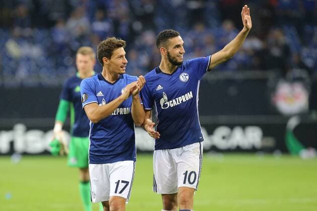 Benjamin Stambouli ( 17, FC Schalke 04) und Nabil Bentaleb ( 10, FC Schalke 04) nach dem Spiel gluecklich ueber den Sieg, FC Schalke 04 vs. RB Salzburg, Fussball, UEFA EURO EM Europameisterschaft Fussball League, 29.09.2016, Gelsenkirchen Copyright: xDeutzmann xEibner-Pressefotox EP_CDN