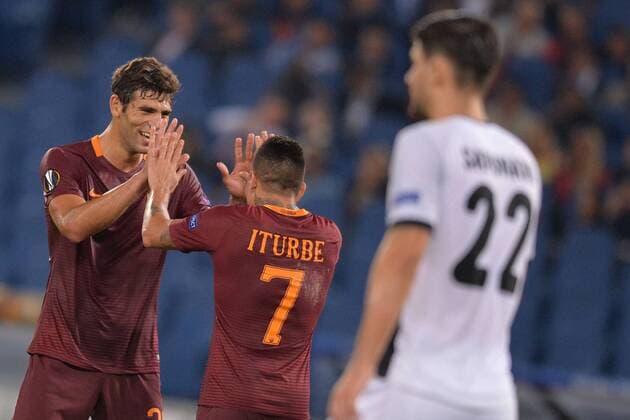 Torjubel Federico Fazio Roma, con Iturbe. Goal celebration. Fußball Champions League 2016 2017 AS Roma - Astra Giurgiu AntoxBaldassarre