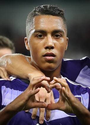 Bilder des Tages - SPORT Anderlecht s Youri Tielemans celebrates after scoring during a game on the second day of the group stage (group C) of the UEFA Europa League competition between French club AS Saint-Etienne and Belgian soccer team RSC Anderlecht in Saint-Etienne, France, Thursday 29 September 2016. VIRGINIExLEFOUR  x04944010x
