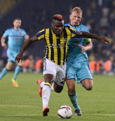 UEFA Europa League Group A day 2 match between Fenerbahce and Feyenoord at Ulker Stadium in Istanbul , Turkey , September 29 , 2016. Pictured: Emmanuel Emenike of Fenerbahce and Dirk Kuyt (R) of Feyenoord. 