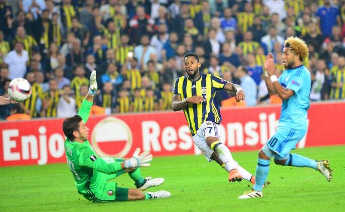 UEFA Europa League Group A day 2 match between Fenerbahce and Feyenoord at Ulker Stadium in Istanbul , Turkey , September 29 , 2016. Final Score : Fenerbahce 1 - Feyenoord 0 Pictured: Jeremain Lens of Fenerbahce and Goalkeeper Brad Jones and Tonny Vilhena 10 of Feyenoord. 