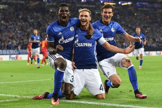 Bilder des Tages - SPORT Fußball Europa League Gruppenphase 2. Spieltag Schalke 04 - Red Bull Salzburg am 29.09.2016 in der Veltins Arena in Gelsenkirchen Torjubel zum 3:0 durch Benedikt Höwedes ( Schalke ) xRx