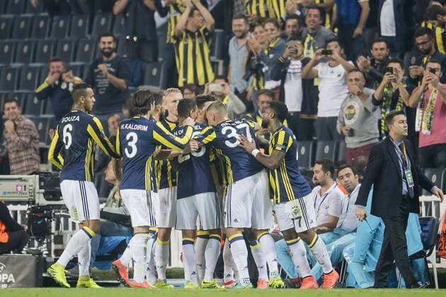 the players of Fenerbahce celebrate the goal during the UEFA Europa Leaguegroup A match between Fenerbahce and Feyenoord Rotterdam on September 29, 2016 at the Sukru Saracoglu stadium in Istanbul, Turkey. Fenerbahce v Feyenoord rotterdam UEFA Europa League 2016 2017 xVIxGerritxvanxKeulenxIVx 6313711