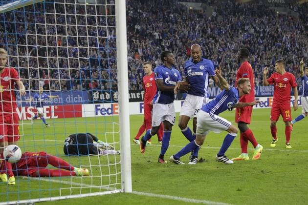 29.09.2016. Gelsenkirchen, Germany. UEFA Champions League. Schalke 04 versus FC Red Bull Salzburg Stadium Veltins Arena. Goal scored by Benedikt H& xf6;wedes (Schalke 04) xlaurent.lairysx  ActionPlus11794602