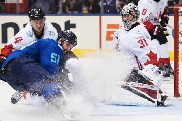 Kanadas Jay Bouwmeester, Carey Price, Europas Frans Nielsen - Toronto - Eishockey, World Cup of Hockey, Nationalteam Länderspiel, Finale, Europa vs. Kanada.  Copyright: JOELxMARKLUND BB160929JM020