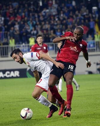 (160929) -- BAKU, Sept. 30, 2016 -- Yunus Malli (L) of Germany s Mainz vies with Yunus Malli of Azerbaijan s Gabala during the UEFA Europa League match in Baku, Azerbaijan, on Sept. 29, 2016. Mainz won 3-2. ) (SP)AZERBAIJAN-BAKU-SOCCER-UEFA EUROPA LEAGUE TofikxBabayev 