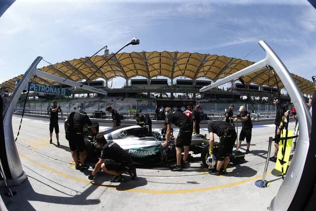 Formel 1, GP Malaysia, Freies Training Motorsports: FIA Formula One World Championship WM Weltmeisterschaft 2016, Grand Prix of Malaysia, 6 Nico Rosberg (GER, Mercedes AMG Petronas Formula One Team), xHOCHxZWEIx