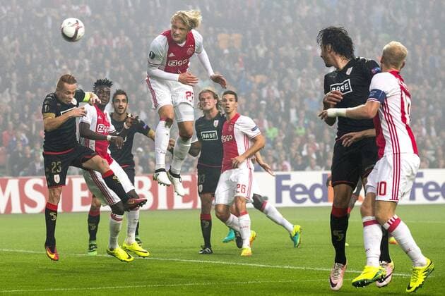 (l-r) Adrien Trebel of Standard Luik, Bertrand Traore of Ajax Amsterdam, Konstantinos Laifis of Standard Luik, Kasper Dolberg of Ajax Amsterdam, Alexander Scholz of Standard Luik, Joel Veltman of Ajax Amsterdam, Ishak Belfodil of Standard Luik, Davy Klaassen of Ajax Amsterdam during the UEFA Europa League group G match between Ajax Amsterdam and Standard Li& 232;ge at the Amsterdam Arena on September 29, 2016 in Amsterdam, The Netherlands Ajax Amsterdam v Standard Li& 232;ge UEFA Europa League 2016 2017 xVIxxIVx 6315011