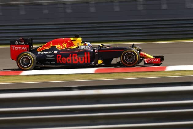 Motorsports: FIA Formula One World Championship WM Weltmeisterschaft 2016, Grand Prix of Malaysia, 3 Daniel Ricciardo (AUS, Red Bull Racing), xHOCHxZWEIx