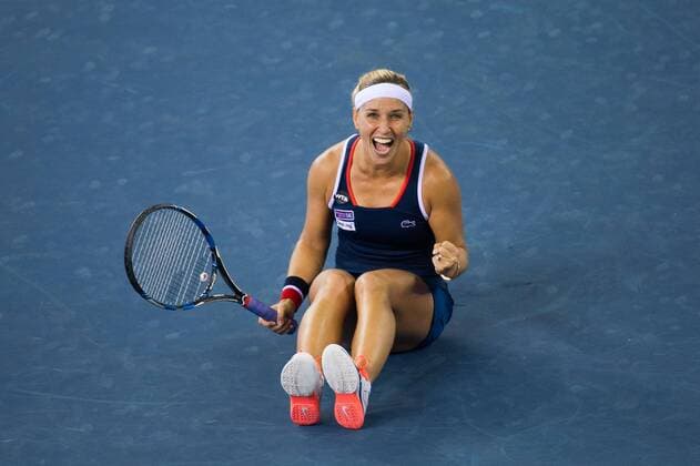 Bilder des Tages - SPORT WUHAN, CHINA - SEPTEMBER 30: Dominika Cibulkova of Slovakia celebrates after winning the women s singles semi-final match against Svetlana Kuznetsova of Russia on day six of the 2016 WTA Tennis Damen Dongfeng Motor Wuhan Open at Optics Valley International Tennis Center on September 30, 2016 in Wuhan, China.  CFP493033426 