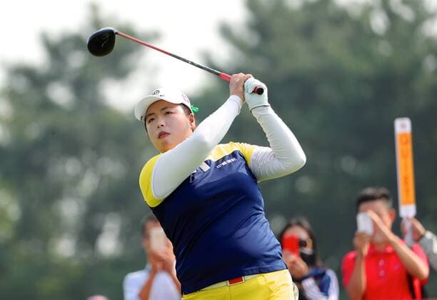 BEIJING, CHINA - SEPTEMBER 30: Feng Shanshan of China in action during the second round of the 2016 Reignwood LPGA Golf Damen Classic at Reignwood golf club on September 30, 2016 in Beijing, China.  CFP493033761 