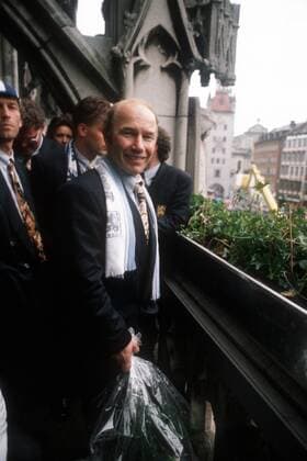 Aufstiegsfeier TSV 1860 München 1990 1991, Trainer Karsten Wettberg auf dem Rathausbalkon