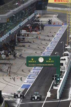 Motorsports: FIA Formula One World Championship WM Weltmeisterschaft 2016, Grand Prix of Malaysia, 44 Lewis Hamilton (GBR, Mercedes AMG Petronas Formula One Team), 6 Nico Rosberg (GER, Mercedes AMG Petronas Formula One Team), xHOCHxZWEIx